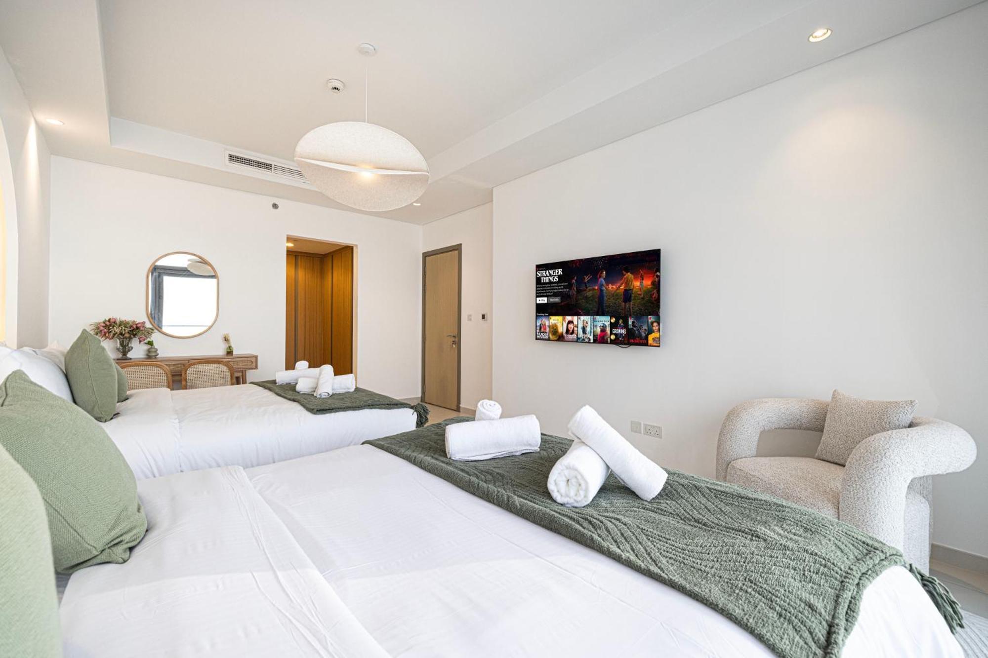 Apartment 3br In Paramount With Panoramic Infinity Pool *
