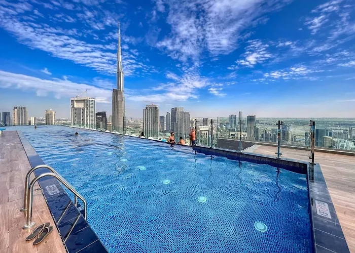 3Br In Paramount With Panoramic Infinity Pool