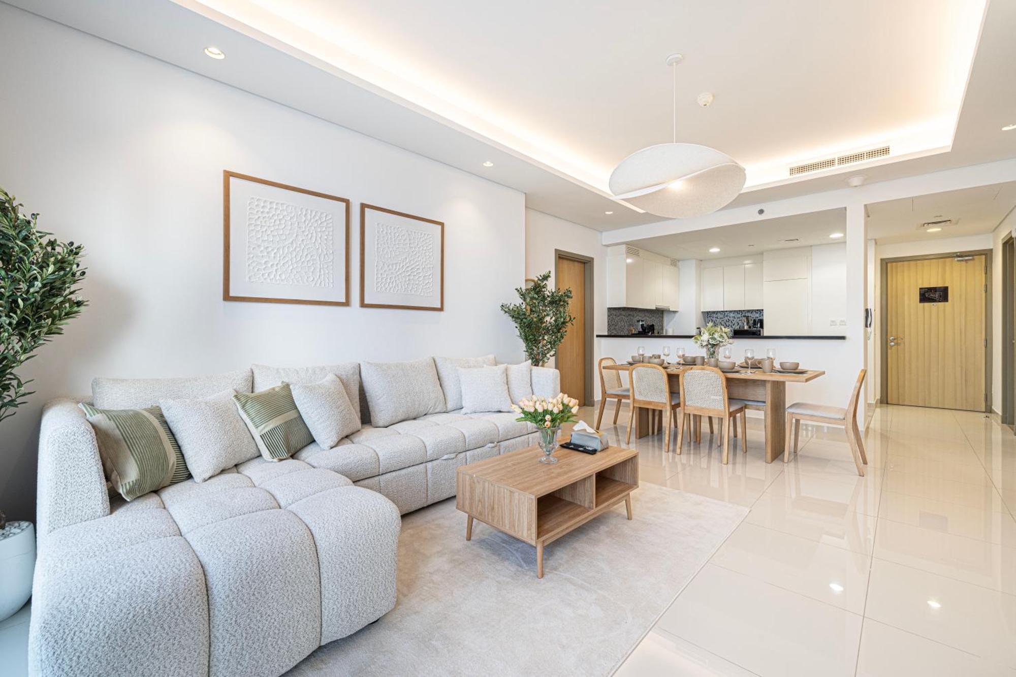3br In Paramount With Panoramic Infinity Pool Apartment